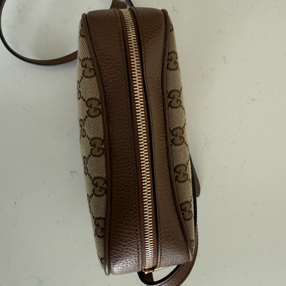 Gucci Bree Camera Crossbody Bag - Picture 4 of 16